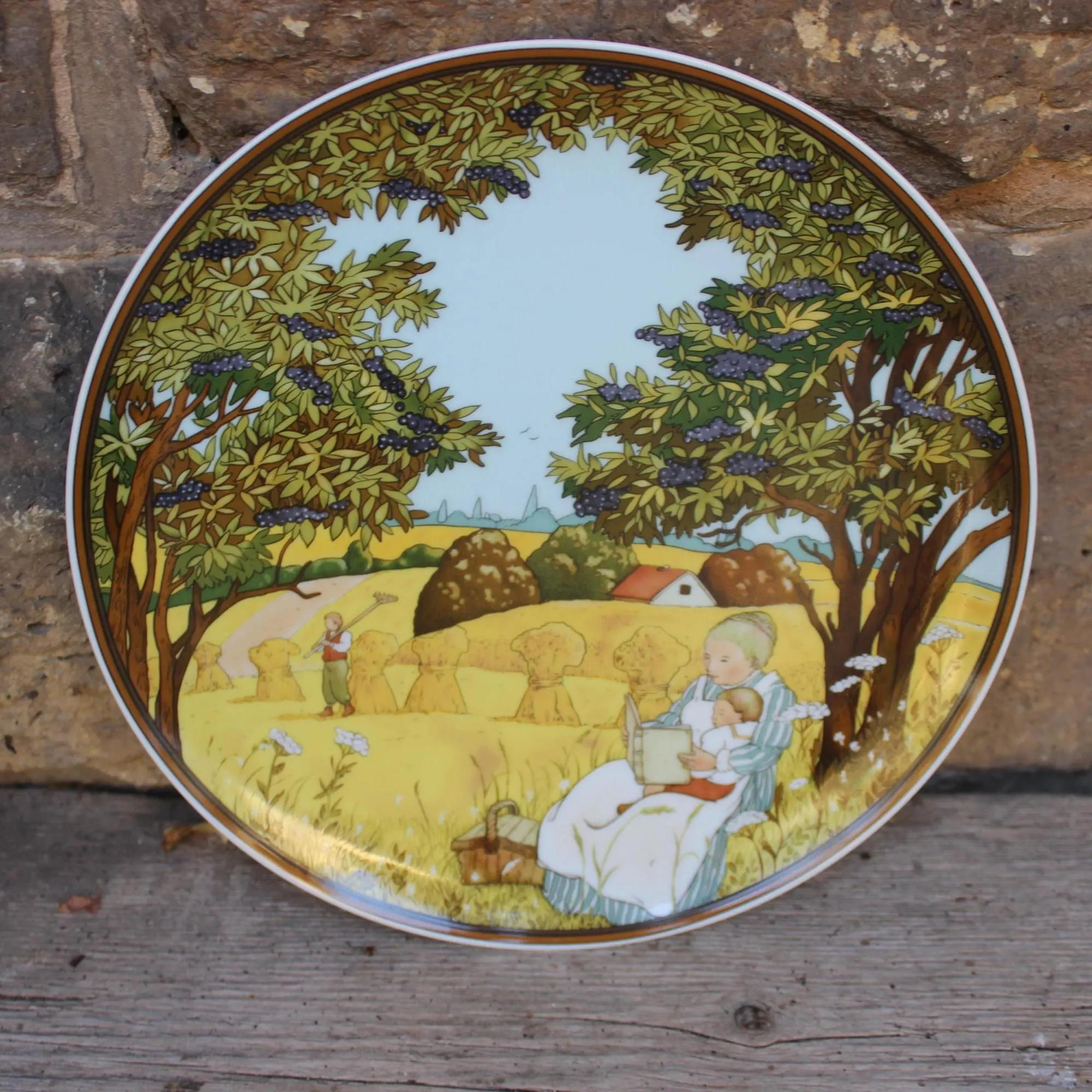 Country-style Mother and Child Ceramic Decorative Plate