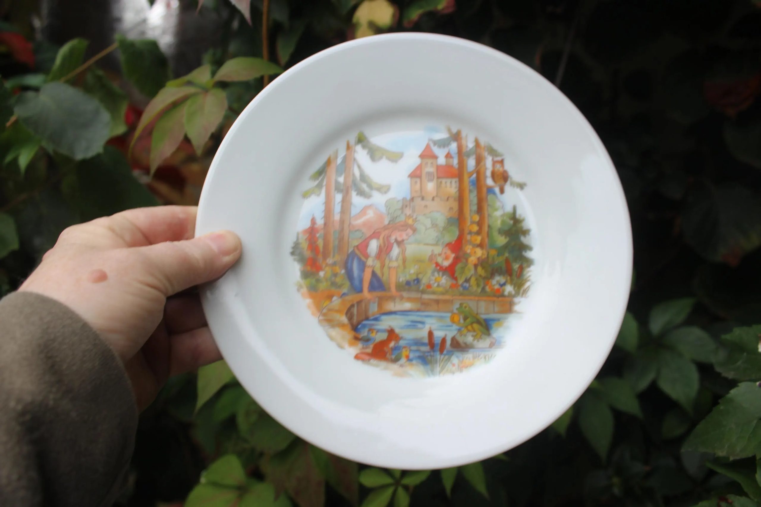 Retro Forest Fairy Tale Scene Ceramic Plate - View 2