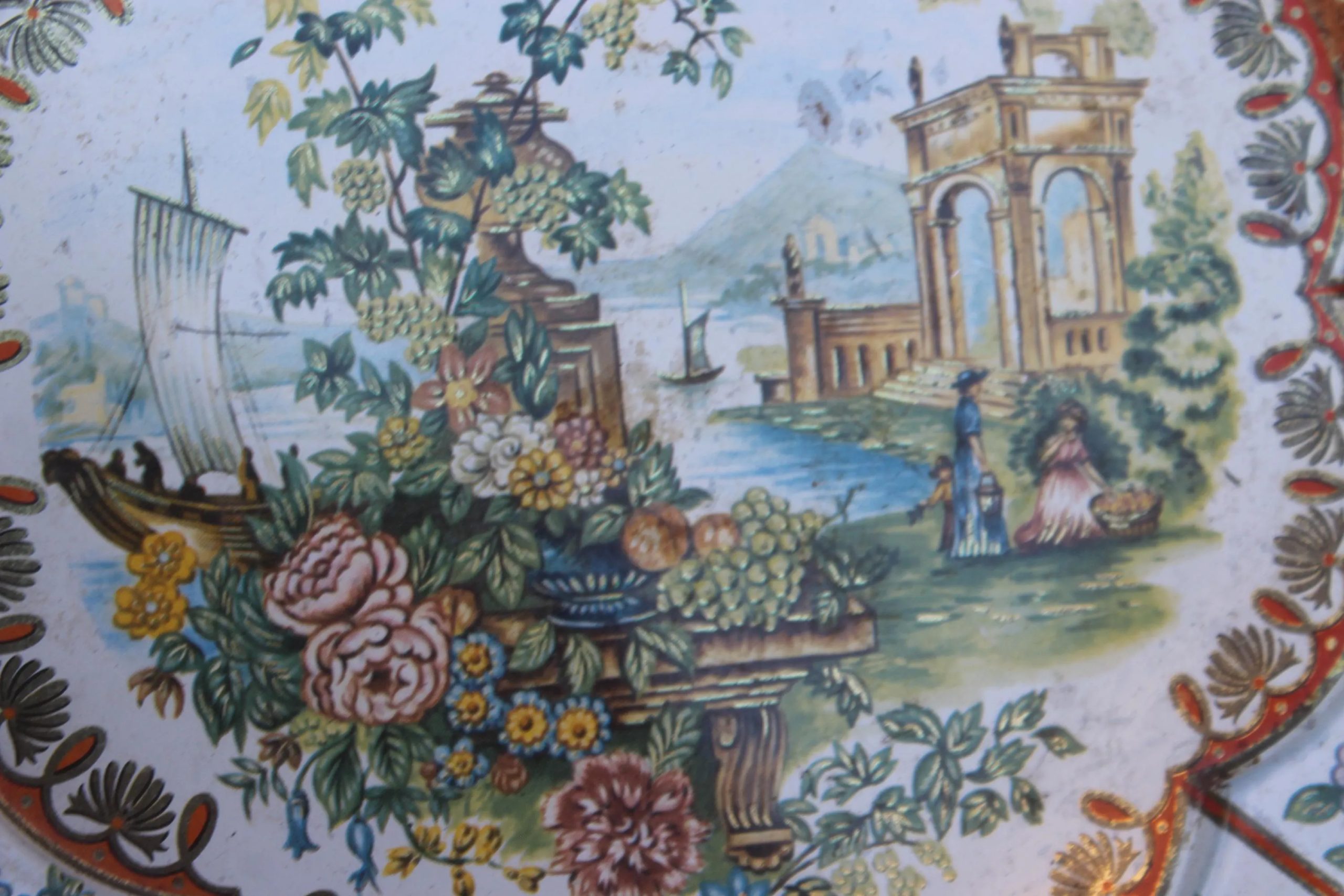 Exquisite floral landscape ceramic plate - View 4