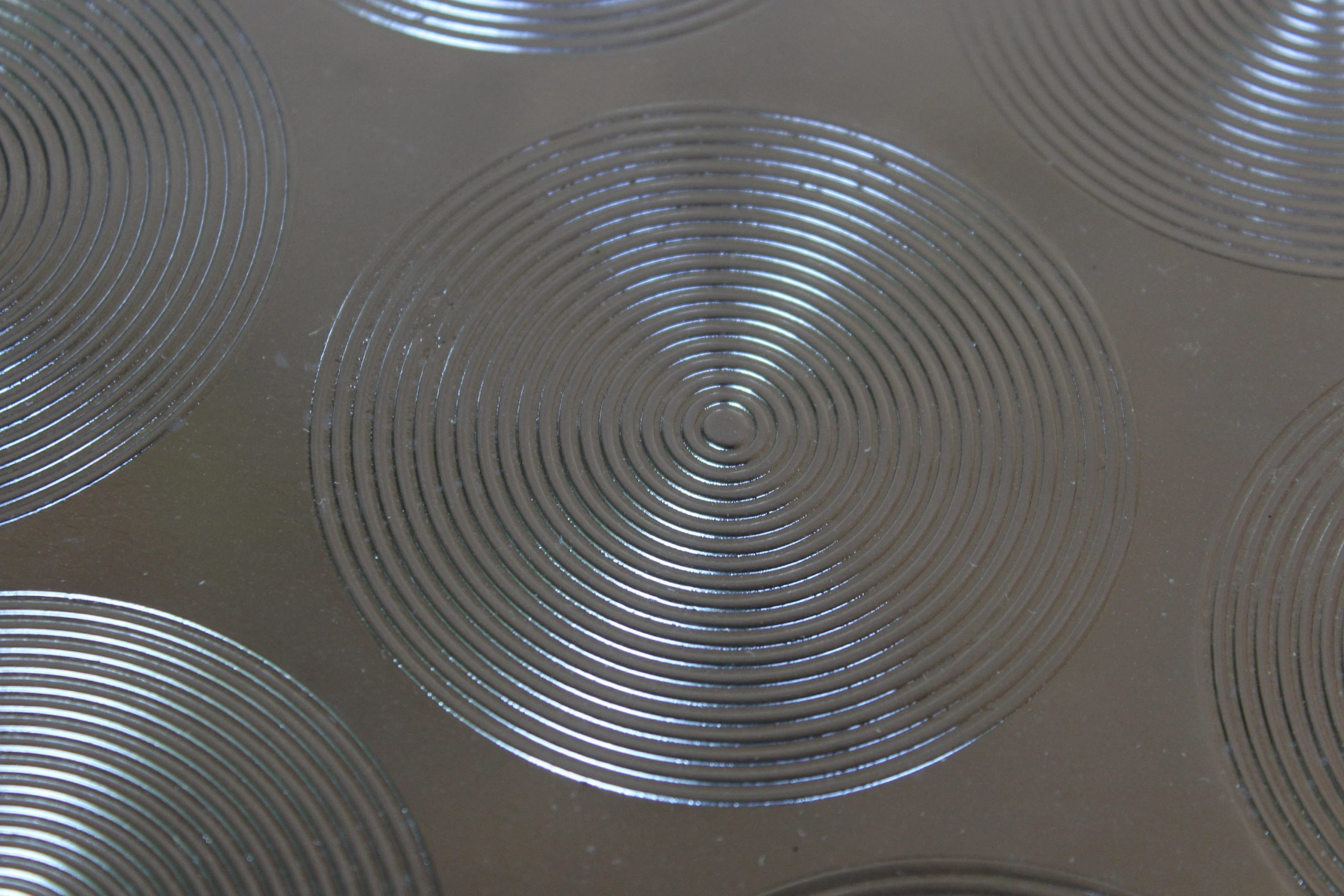 Gold fan-shaped metal decorative plate - View 4