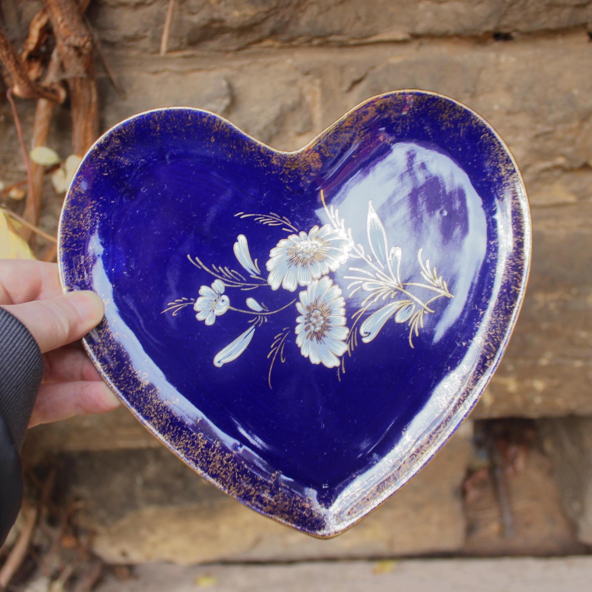 Romantic cobalt blue heart-shaped ceramic plate - View 4